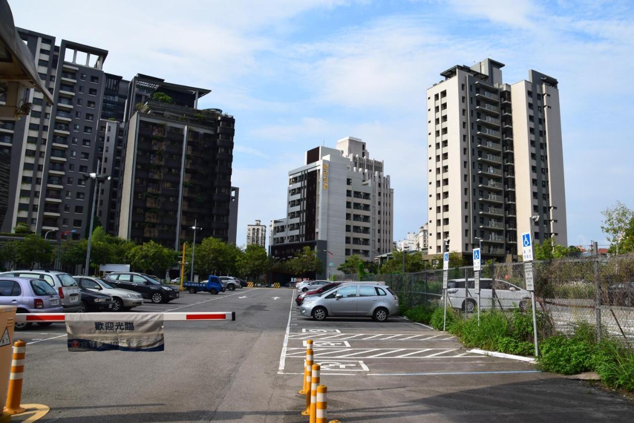 Liann Hotel Taichung Exteriör bild